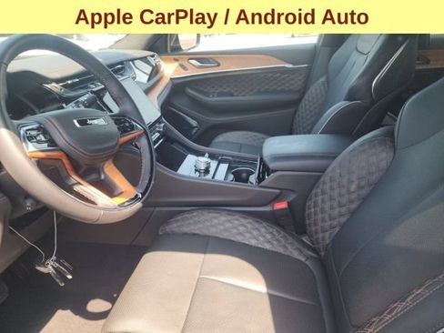 Used 2025 Jeep Grand Cherokee L Summit AWD/4WD image 10