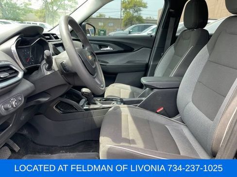Used 2021 Chevrolet TrailBlazer LT w/ Convenience Package FWD image 6
