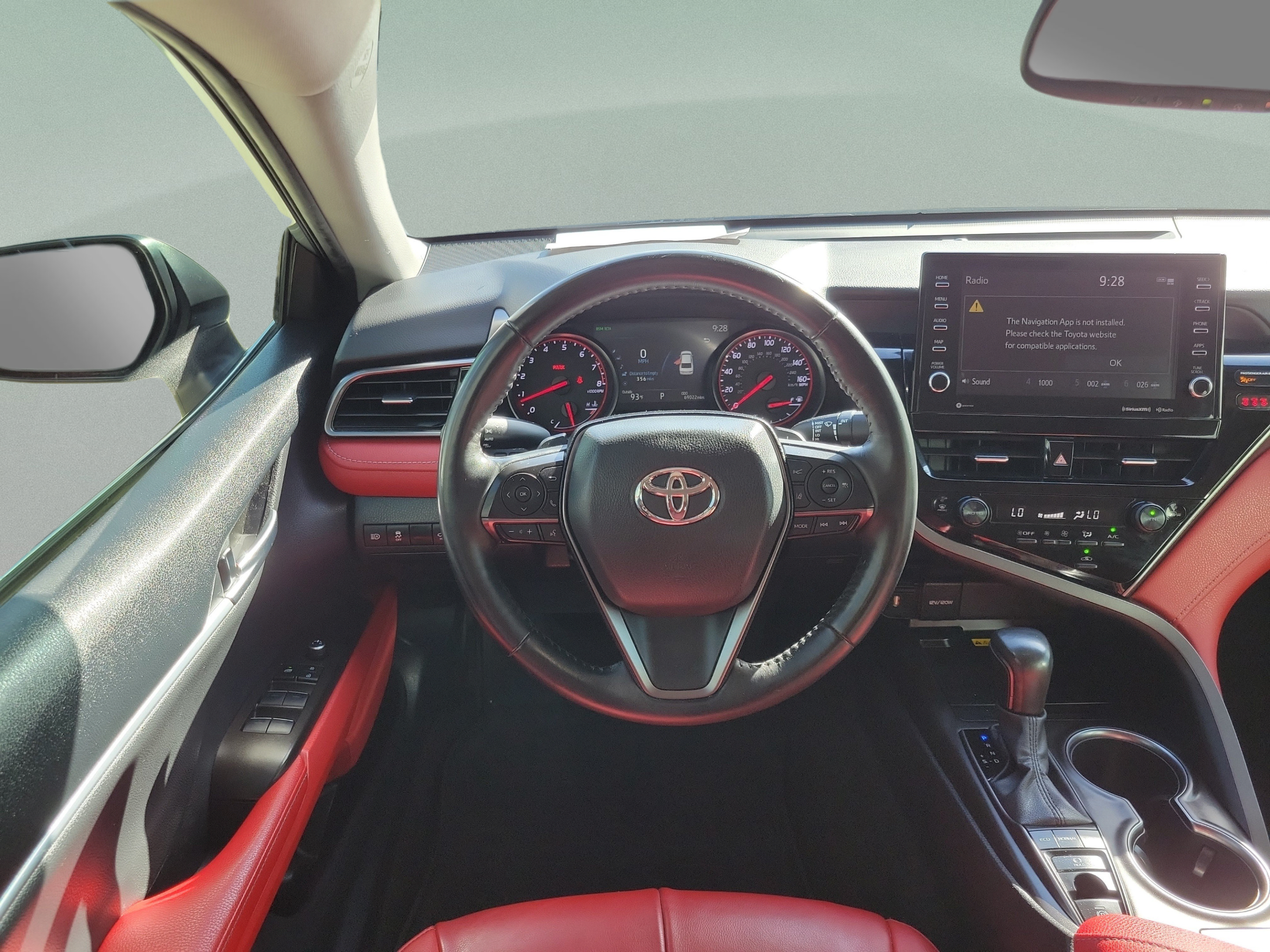 Used 2022 Toyota Camry XSE FWD image 18