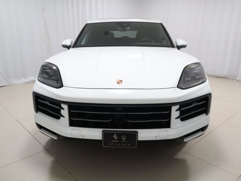 Used 2024 Porsche Cayenne AWD/4WD image 8