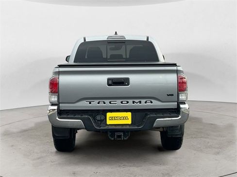 Used 2022 Toyota Tacoma TRD Off-Road image 4