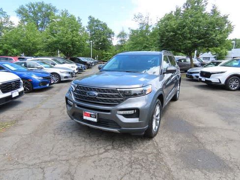 Used 2023 Ford Explorer XLT w/ Equipment Group 202A AWD/4WD image 1