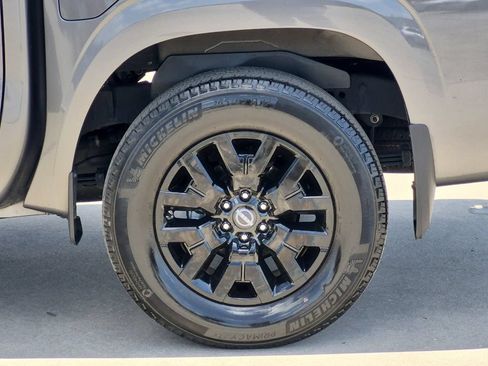 Used 2024 Nissan Frontier SV w/ SV Convenience Package RWD image 23