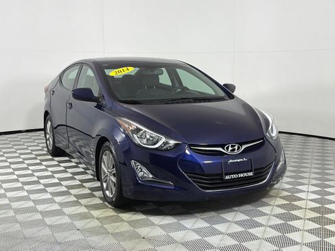 Used 2014 Hyundai Elantra SE w/ Option Group 02 FWD image 3