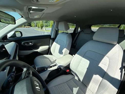 Used 2026 Honda HR-V LX image 12