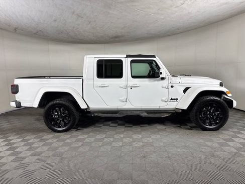 Certified 2021 Jeep Gladiator Overland AWD/4WD image 4