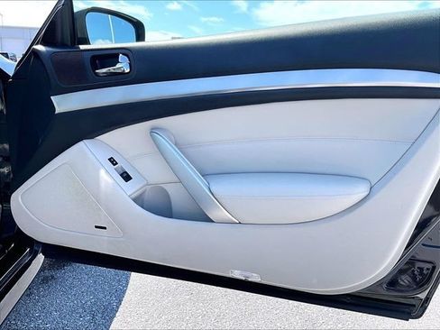 Used 2015 INFINITI Q60 AWD Coupe w/ Premium Package image 9