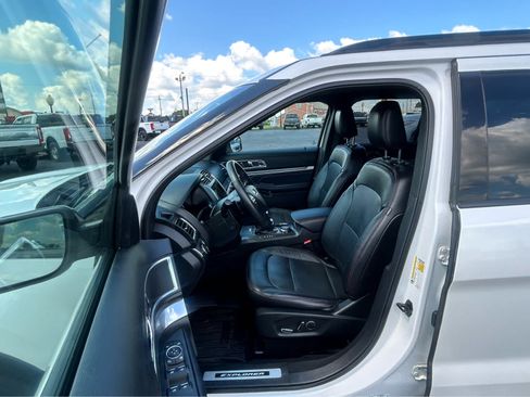Used 2018 Ford Explorer Sport w/ Equipment Group 401A AWD/4WD image 16