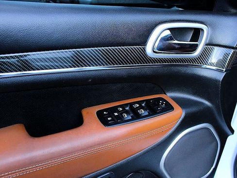 Used 2014 Jeep Grand Cherokee SRT image 11