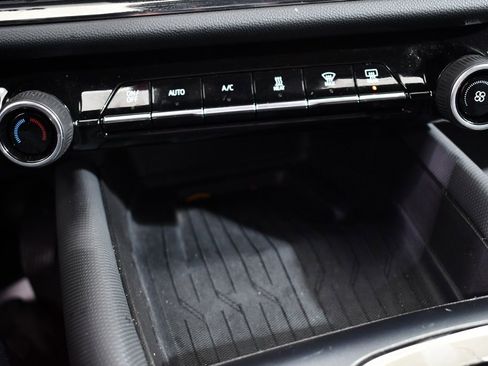 Used 2024 Chevrolet Equinox EV RS image 29