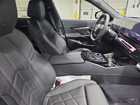 New 2026 BMW 530i xDrive 530i xDrive w/ Premium Package image 9