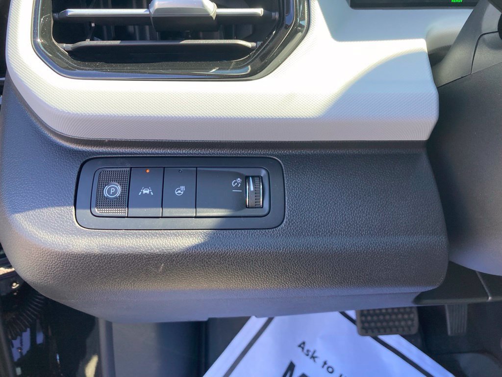 New 2027 Chevrolet Bolt LT w/ Comfort Package FWD image 19