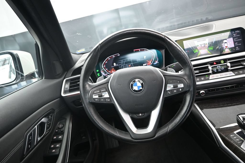 Used 2020 BMW 330i Sedan w/ Executive Package RWD image 29