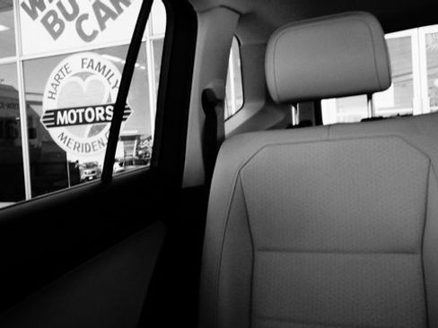 Certified 2021 Volkswagen Tiguan SE w/ Panoramic Sunroof Package image 58