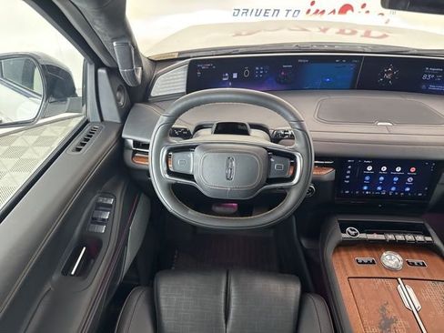 New 2025 Lincoln Navigator Black Label image 10