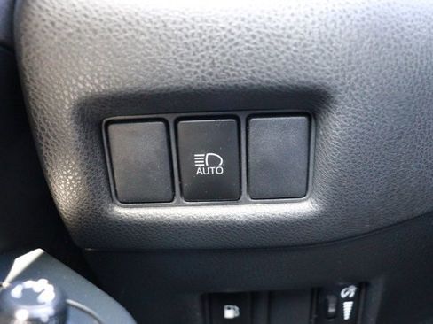 Used 2020 Toyota C-HR LE FWD image 26