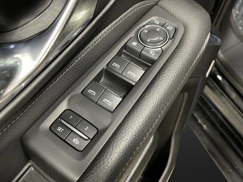 Used 2023 GMC Yukon XL Denali image 23