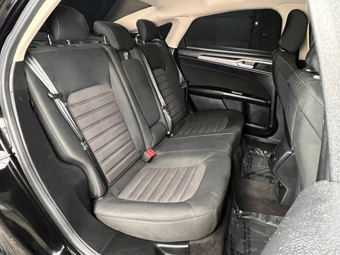 Used 2020 Ford Fusion SE FWD image 28