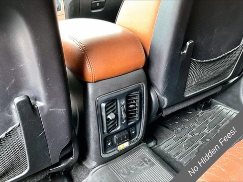 Used 2013 Jeep Grand Cherokee Overland w/ Advance Technology Group AWD/4WD image 25
