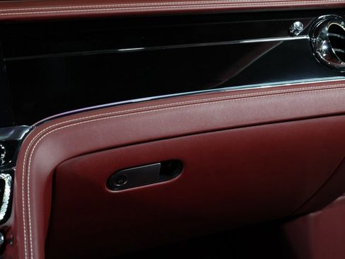 Used 2020 Bentley Flying Spur W12 image 32