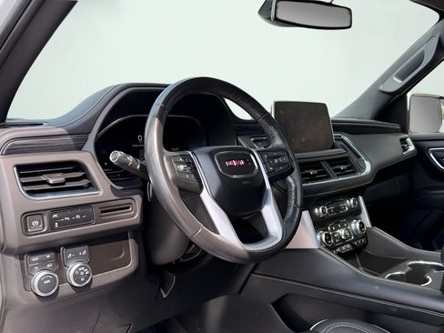 Used 2023 GMC Yukon SLT AWD/4WD image 4
