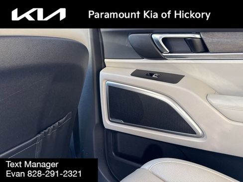 Used 2022 Kia Telluride EX w/ EX Premium Package image 17