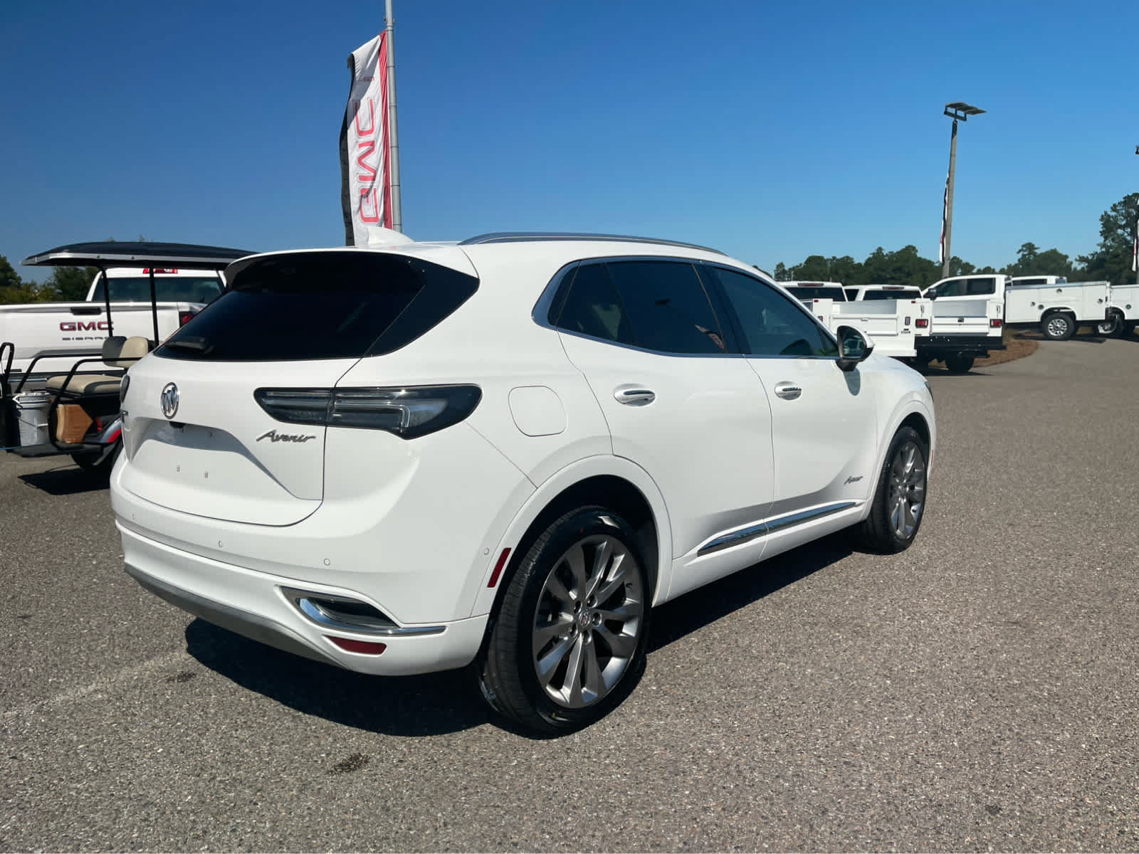 Used 2022 Buick Envision Avenir w/ Technology Package II FWD image 5
