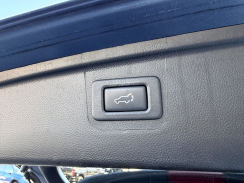 Used 2018 Subaru Outback 2.5i Premium image 34