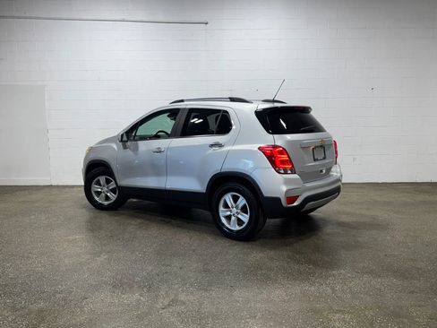 Used 2019 Chevrolet Trax LT w/ LT Convenience Package FWD image 5