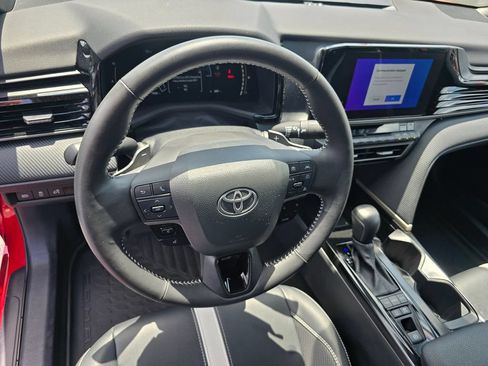 Certified 2025 Toyota Camry SE w/ Convenience Package AWD/4WD image 18