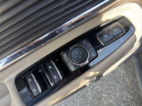 Used 2021 Lincoln Corsair AWD image 15