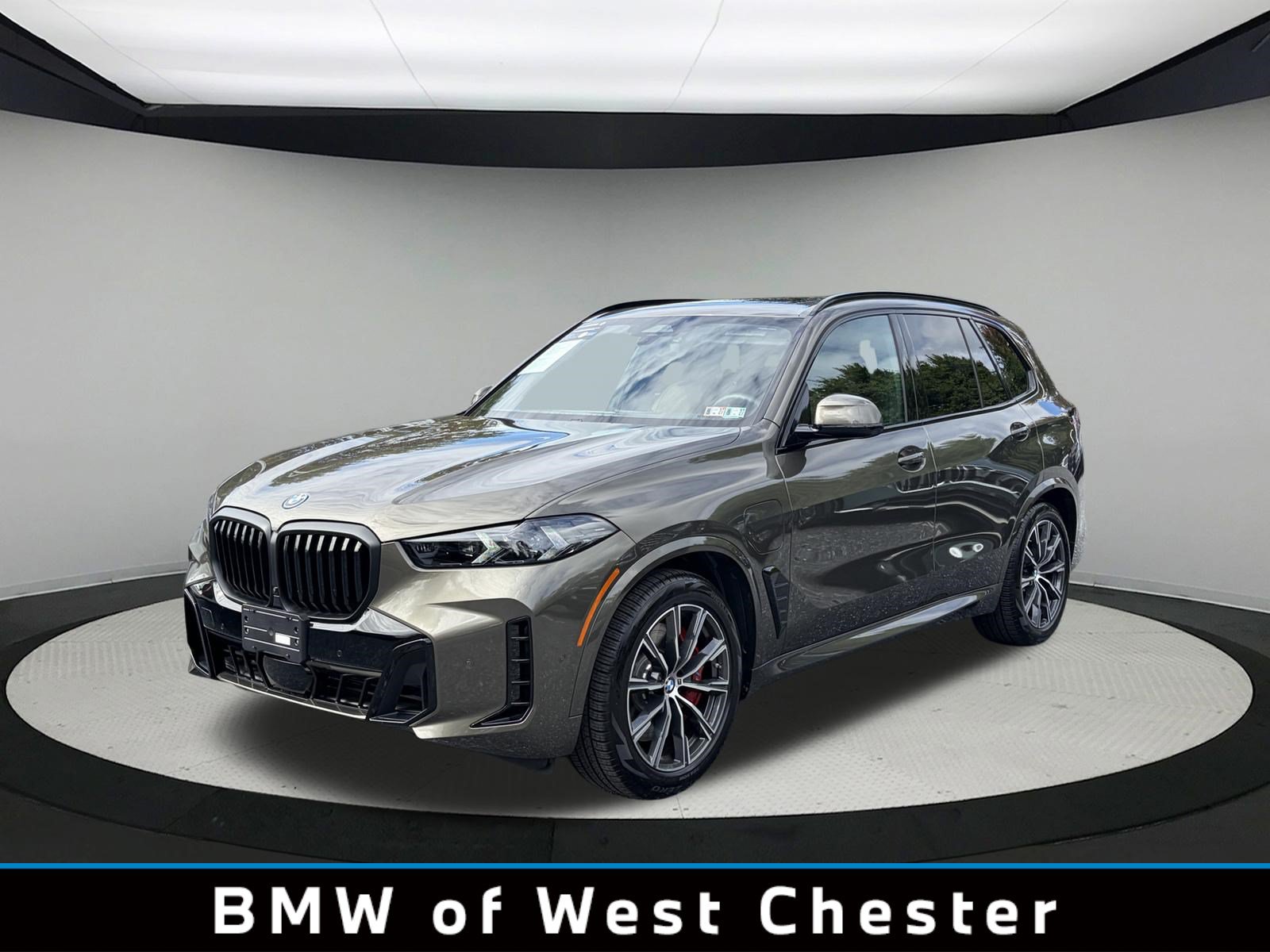 Certified 2026 BMW X5 xDrive50e w/ Executive Package AWD/4WD image 1