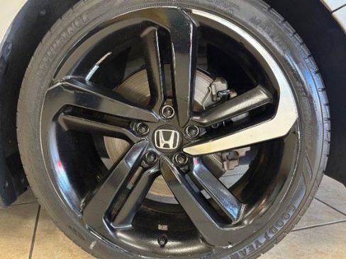 Used 2019 Honda Accord Sport image 14