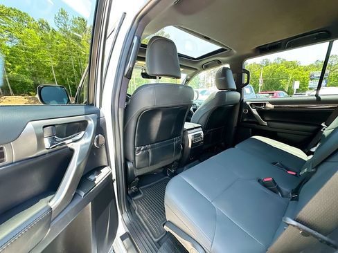 Used 2023 Lexus GX 460 Premium w/ Premium Plus Package AWD/4WD image 17