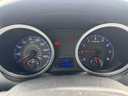 Used 2010 Hyundai Genesis 3.8 RWD image 19