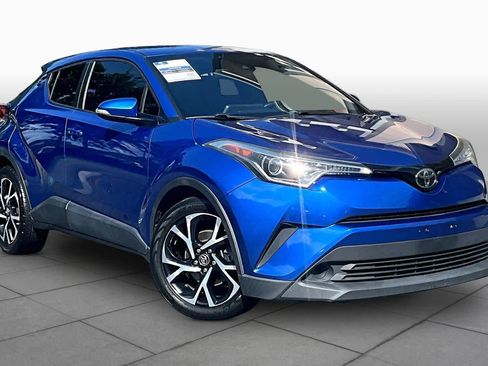 Used 2018 Toyota C-HR XLE FWD image 3
