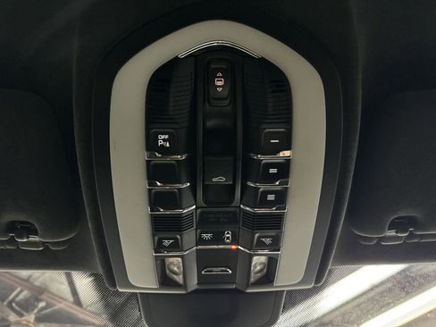 Used 2013 Porsche Cayenne GTS image 21