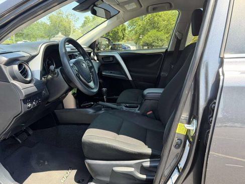 Used 2017 Toyota RAV4 LE AWD/4WD image 15