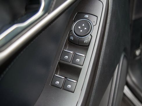 Used 2020 Ford Explorer XLT w/ Class III Trailer Tow Package image 29