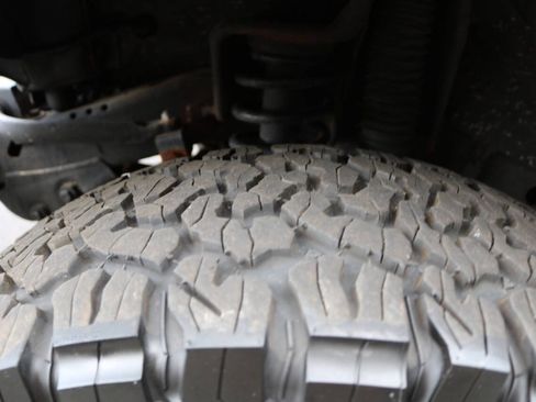 Used 2006 Jeep Wrangler X w/ Tire & Wheel Group (Ecco) AWD/4WD image 29