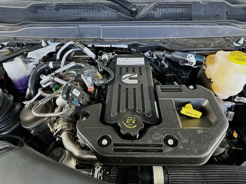 New 2026 RAM 5500 4x4 Crew Cab image 17