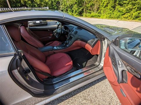 Used 2011 Mercedes-Benz SL 550 image 12