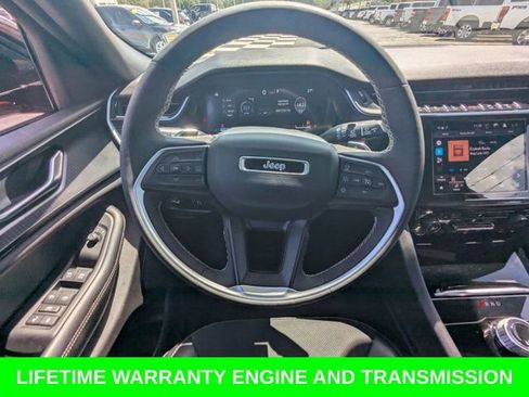 Used 2024 Jeep Grand Cherokee Altitude AWD/4WD image 17