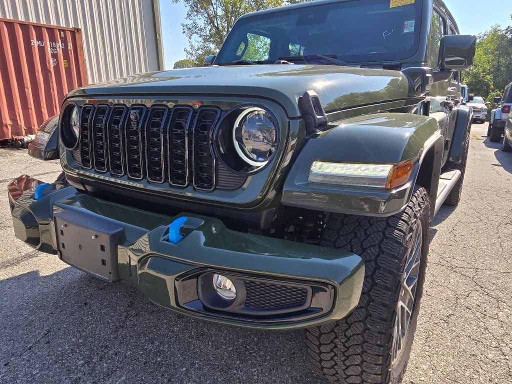 Used 2024 Jeep Wrangler High Altitude AWD/4WD image 12