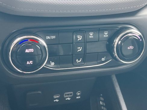 Used 2021 Chevrolet TrailBlazer LT w/ Convenience Package image 17