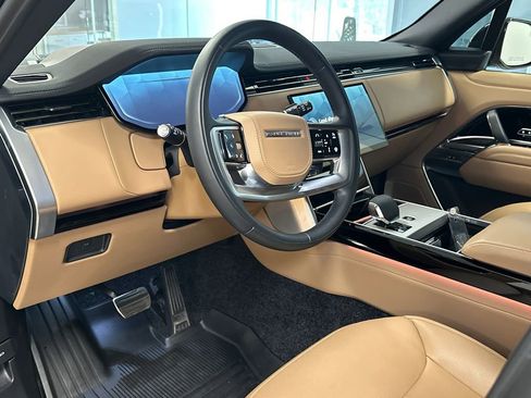 Used 2025 Land Rover Range Rover Long Wheelbase SE image 23