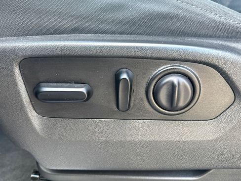 Used 2021 Chevrolet Silverado 1500 LT Trail Boss w/ Bed Protection Package image 23