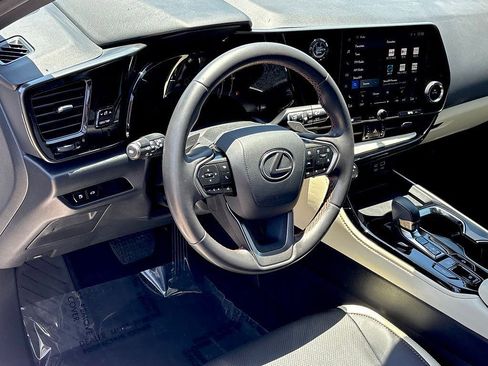 Used 2024 Lexus NX 250 FWD image 16