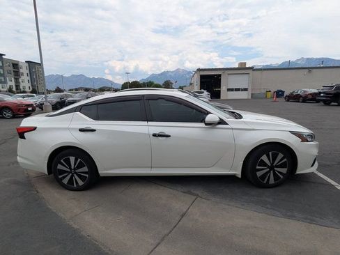 Used 2019 Nissan Altima 2.5 SV AWD/4WD image 2