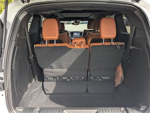 New 2026 Chrysler Pacifica Pinnacle w/ Trailer Tow Group image 13